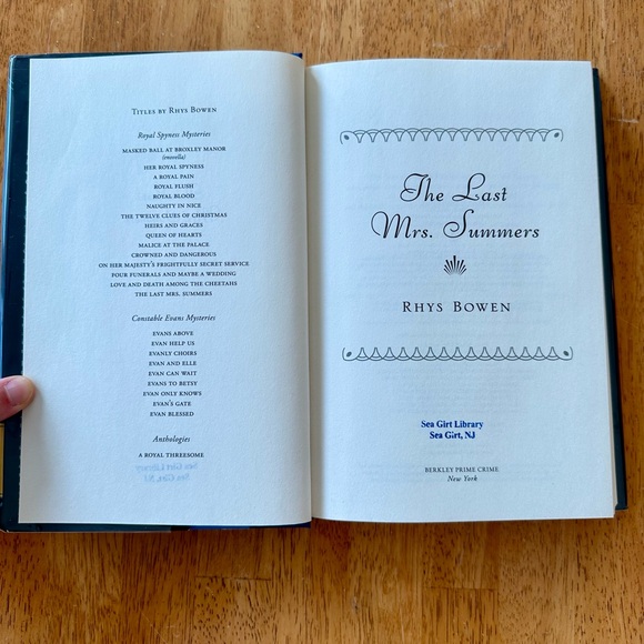 Rhys Bowen - A Royal Spyness Mystery Books - Picture 8 of 9